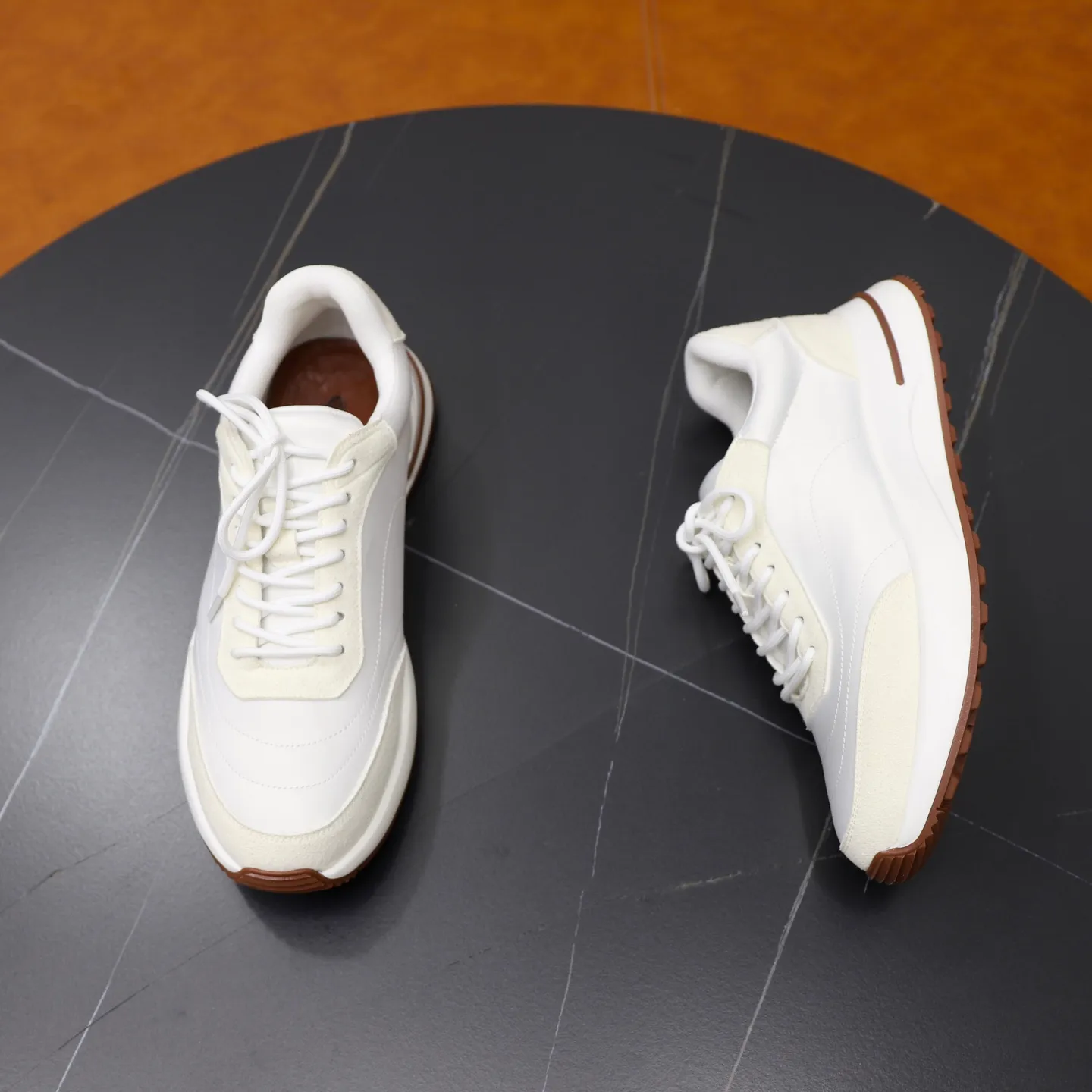 Ex-factory price: 462💰Loropiana LP men's shoes ♞size; 38-44 "45. Customized" original leather splicing. It is really easy to wear, lazy, relaxed, casual, perfect comfort, and there are many color choices, and they all look good with clothes. Is it true that Loropiana can bring social value? “Loropiana is the best thing money can buy”